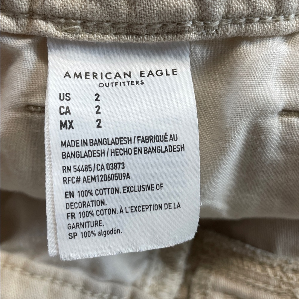 American Eagle Highest Rise Mom Shorts Distressed Raw Hem Beige Sz 2 - Picture 4 of 8
